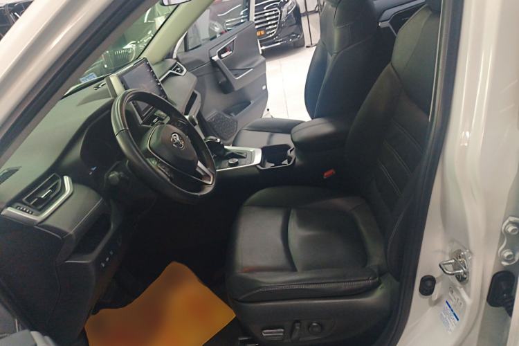 Used Toyota RAV4 2020 Dual-Engine 2.5L E-CVT 4x4 Elite PLUS Edition Left Front Seat