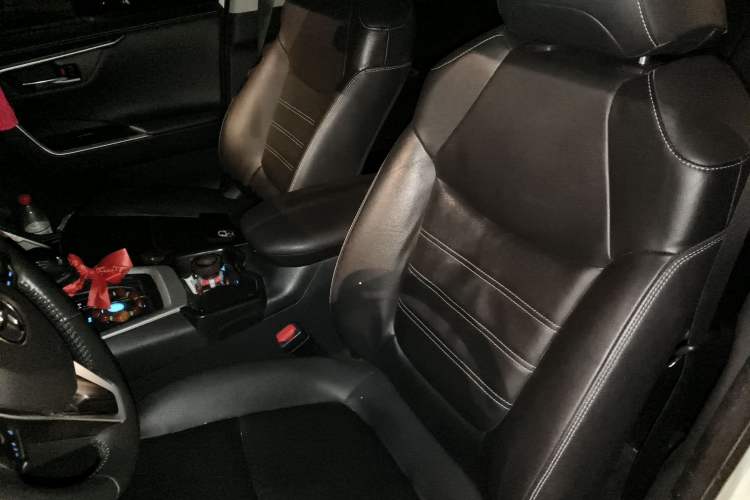 Used Toyota RAV4 2020 Dual-Motor 2.5L E-CVT Four-Wheel Drive Flagship Edition Left Front Seat