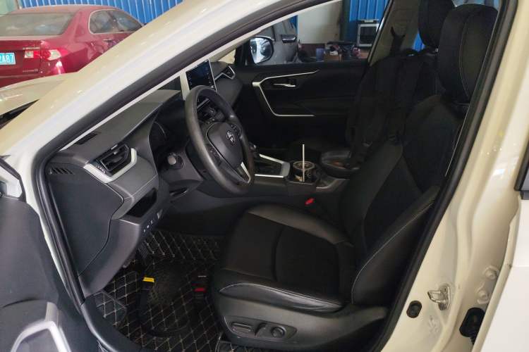 Used Toyota RAV4 2020 Dual-Engine 2.5L E-CVT Two-Wheel Drive Elite Edition Left Front Seat