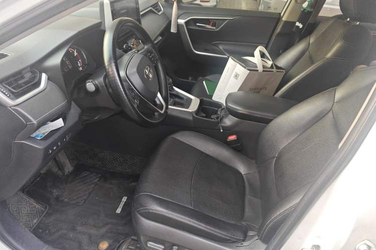 Used Toyota RAV4 2020 2.0L CVT 4x4 Trend Edition Left Front Seat