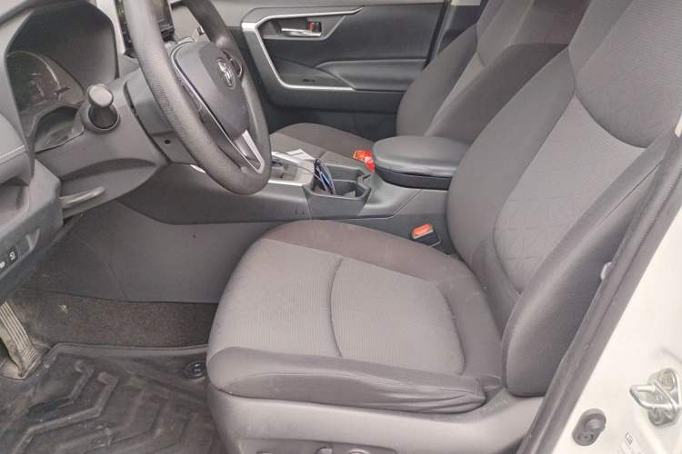 Used Toyota RAV4 2020 2.0L CVT Two-Wheel Drive Fashion Edition Left Front Seat