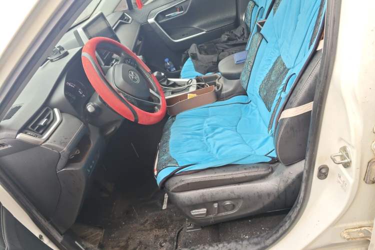 Used Toyota RAV4 2020 2.0L CVT Two-Wheel Drive Prestige Edition Left Front Seat