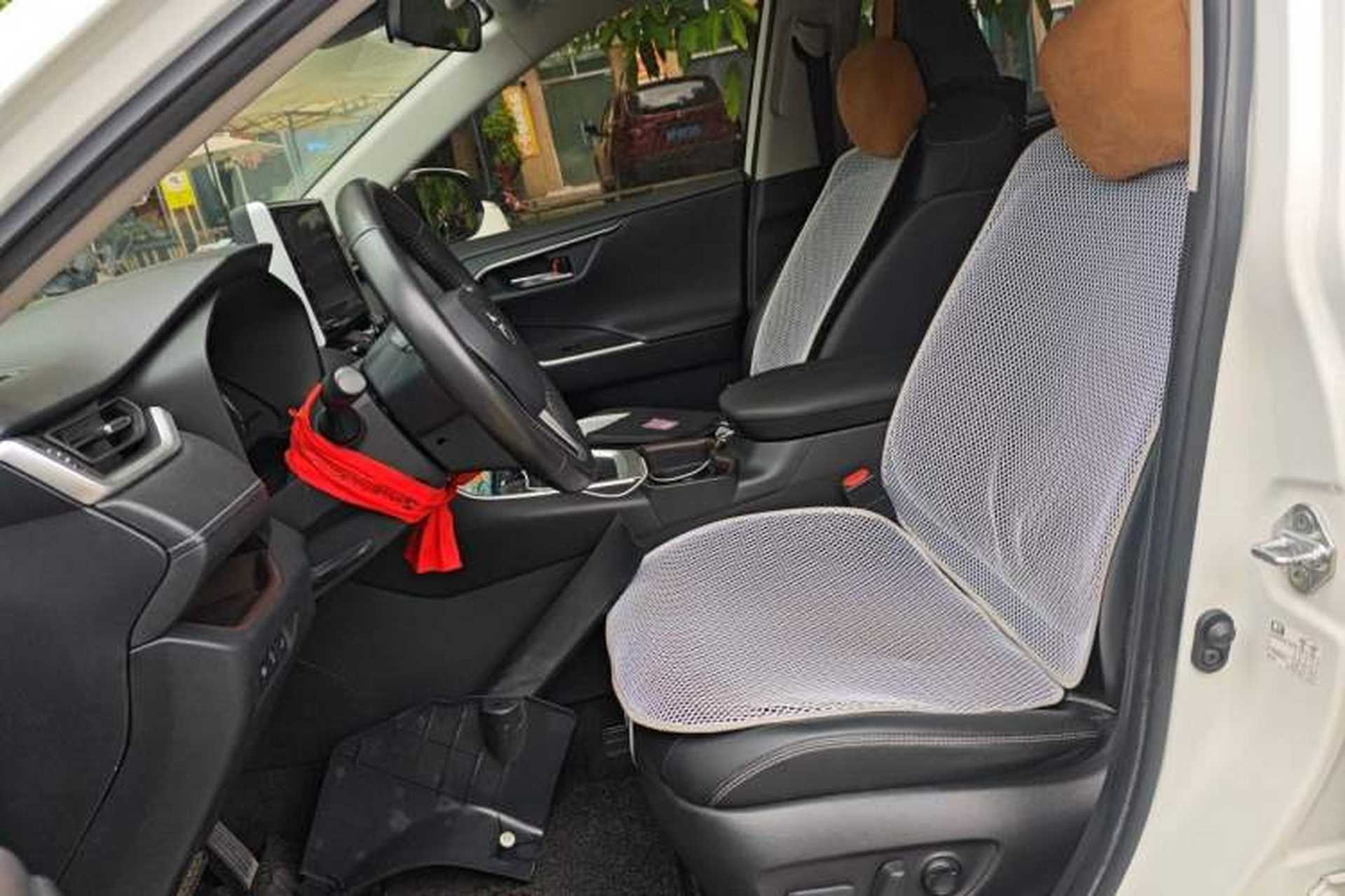 Used Toyota RAV4 2020 2.0L CVT Two-Wheel Drive Prestige Edition Left Front Seat