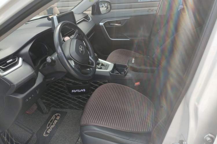 Used Toyota RAV4 2020 Dual-Engine 2.5L E-CVT 4x4 Elite PLUS Edition Left Front Seat