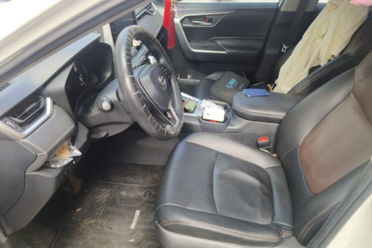 Used Toyota RAV4 2020 2.0L CVT 4x4 Trend Edition Left Front Seat