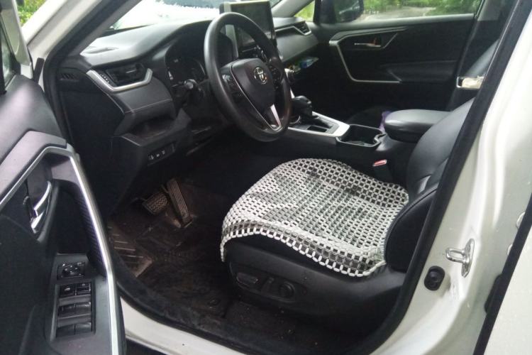 Used Toyota RAV4 2020 2.0L CVT Two-Wheel Drive Fashion Edition Left Front Seat