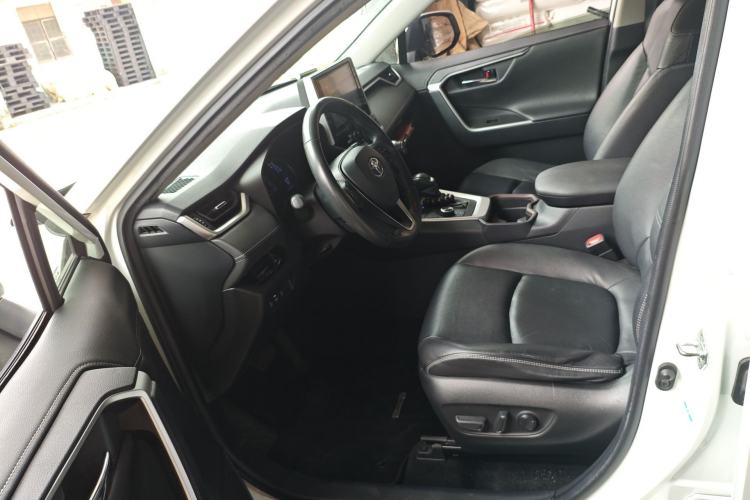 Used Toyota RAV4 2020 Dual-Engine 2.5L E-CVT 4x4 Elite PLUS Edition Left Front Seat