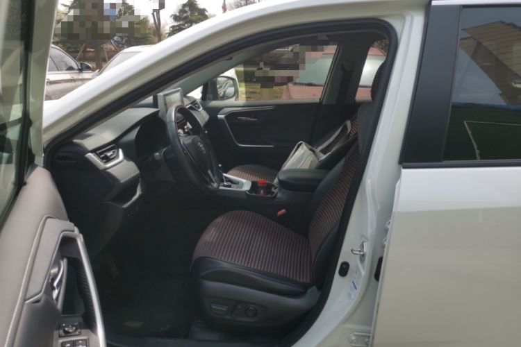 Used Toyota RAV4 2020 Dual-Engine 2.5L E-CVT 4x4 Elite PLUS Edition Left Front Seat