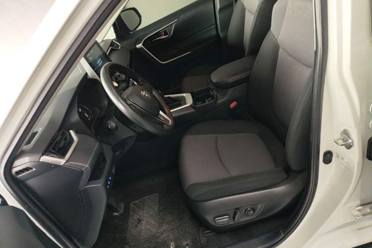 Used Toyota RAV4 2020 2.0L CVT Two-Wheel Drive Fashion Edition Left Front Seat