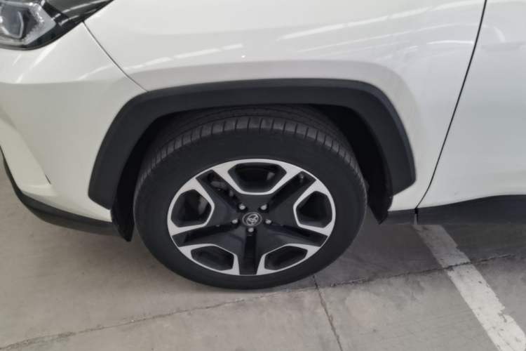 Used Toyota RAV4 2020 2.0L CVT Two-Wheel Drive Prestige Edition Left Front Wheel Hub