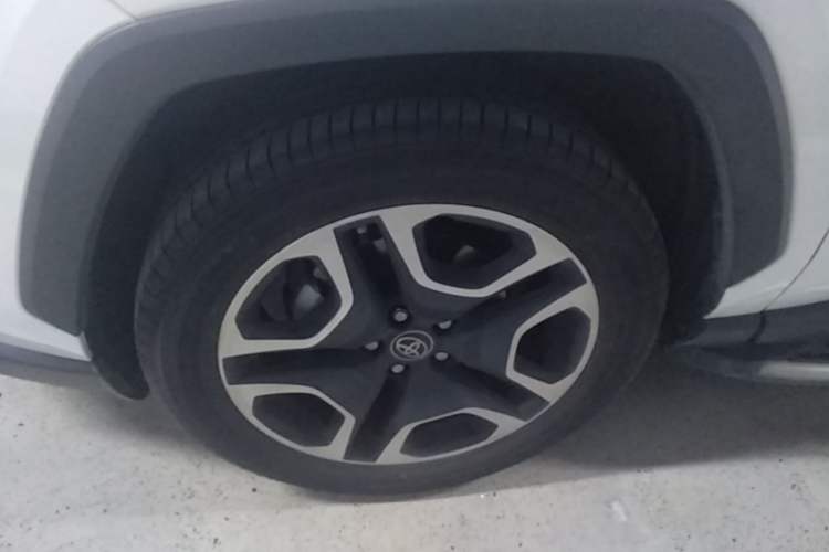 Used Toyota RAV4 2020 2.0L CVT Four-Wheel Drive Prestige Edition Left Front Wheel Hub