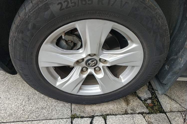 Used Toyota RAV4 2020 2.0L CVT Two-Wheel Drive Urban Edition Left Front Wheel Hub