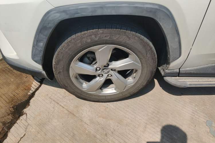 Used Toyota RAV4 2020 2.0L CVT Two-Wheel Drive Fashion Edition Left Front Wheel Hub