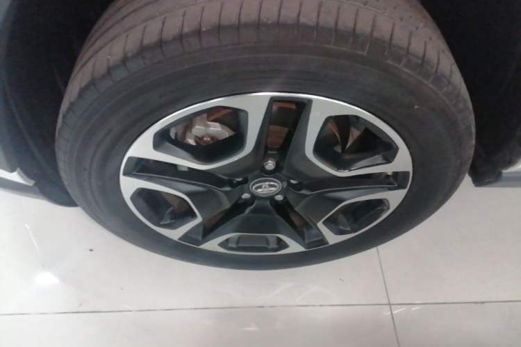 Used Toyota RAV4 2020 2.0L CVT Two-Wheel Drive Prestige Edition Left Front Wheel Hub