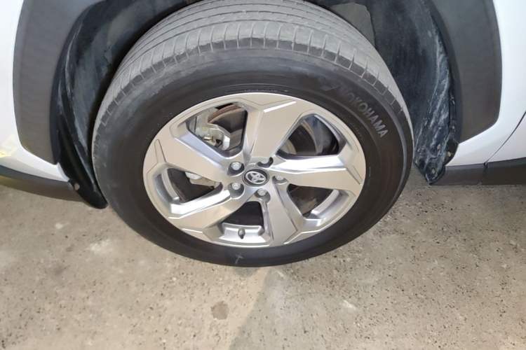 Used Toyota RAV4 2020 2.0L CVT Two-Wheel Drive Fashion PLUS Edition Left Front Wheel Hub