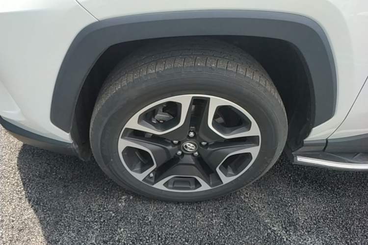 Used Toyota RAV4 2020 2.0L CVT Four-Wheel Drive Prestige Edition Left Front Wheel Hub