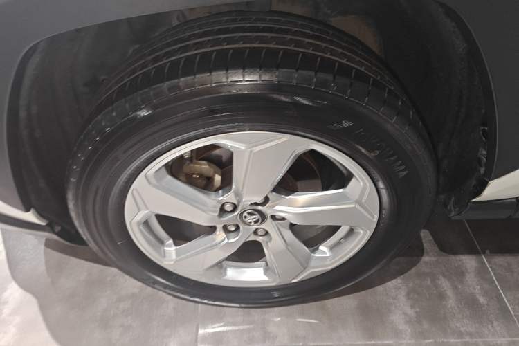 Used Toyota RAV4 2020 2.0L CVT Two-Wheel Drive Fashion Edition Left Front Wheel Hub