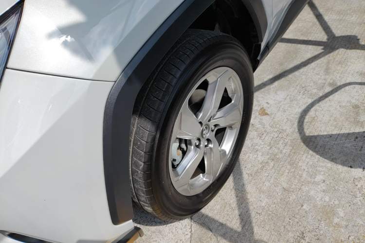 Used Toyota RAV4 2020 2.0L CVT Two-Wheel Drive Fashion Edition Left Front Wheel Hub