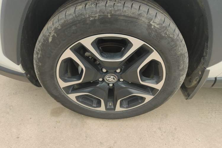 Used Toyota RAV4 2020 2.0L CVT Four-Wheel Drive Prestige Edition Left Front Wheel Hub
