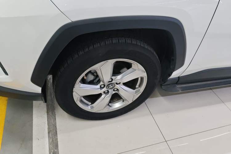 Used Toyota RAV4 2020 2.0L CVT Two-Wheel Drive Fashion PLUS Edition Left Front Wheel Hub