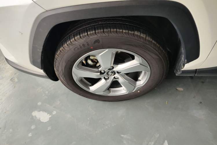 Used Toyota RAV4 2020 2.0L CVT Two-Wheel Drive Fashion Edition Left Front Wheel Hub