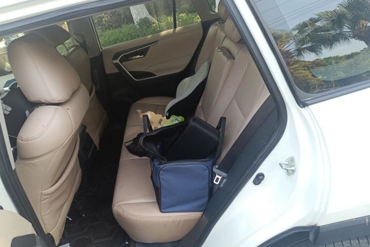 Used Toyota RAV4 2020 2.0L CVT Two-Wheel Drive Fashion Edition Left Rear Seat