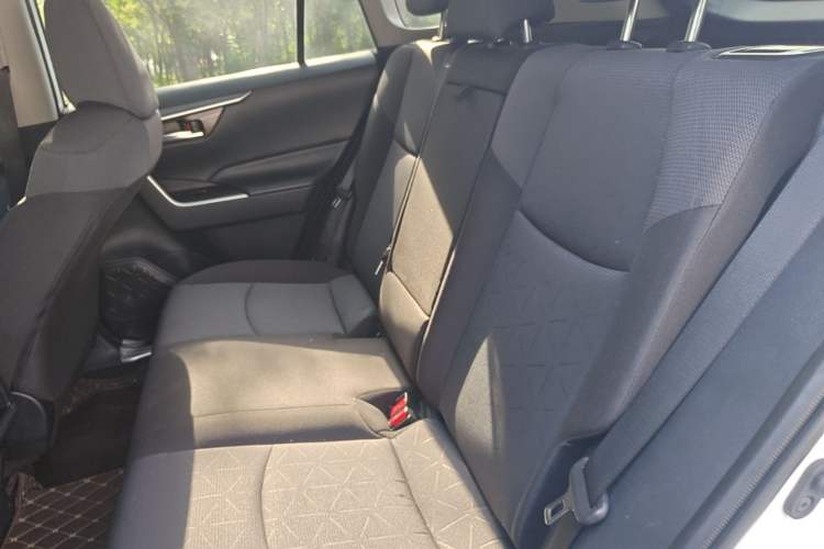 Used Toyota RAV4 2020 2.0L CVT Two-Wheel Drive Fashion Edition Left Rear Seat