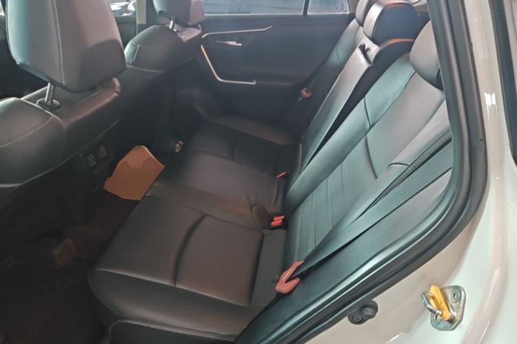 Used Toyota RAV4 2020 2.0L CVT Two-Wheel Drive Prestige Edition Left Rear Seat