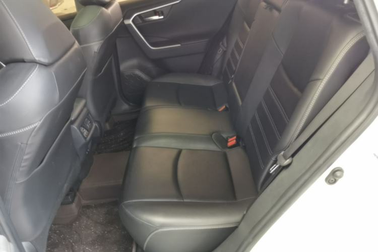 Used Toyota RAV4 2020 2.0L CVT Two-Wheel Drive Prestige Edition Left Rear Seat