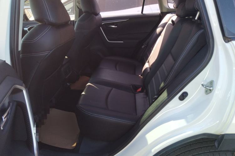 Used Toyota RAV4 2020 2.0L CVT Two-Wheel Drive Fashion Edition Left Rear Seat