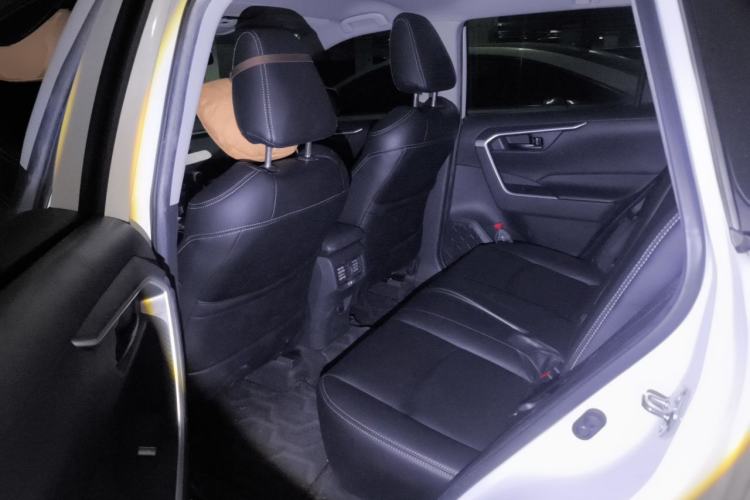 Used Toyota RAV4 2020 2.0L CVT Two-Wheel Drive Urban Edition Left Rear Seat