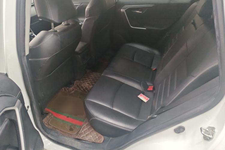 Used Toyota RAV4 2020 2.0L CVT Two-Wheel Drive Fashion PLUS Edition Left Rear Seat
