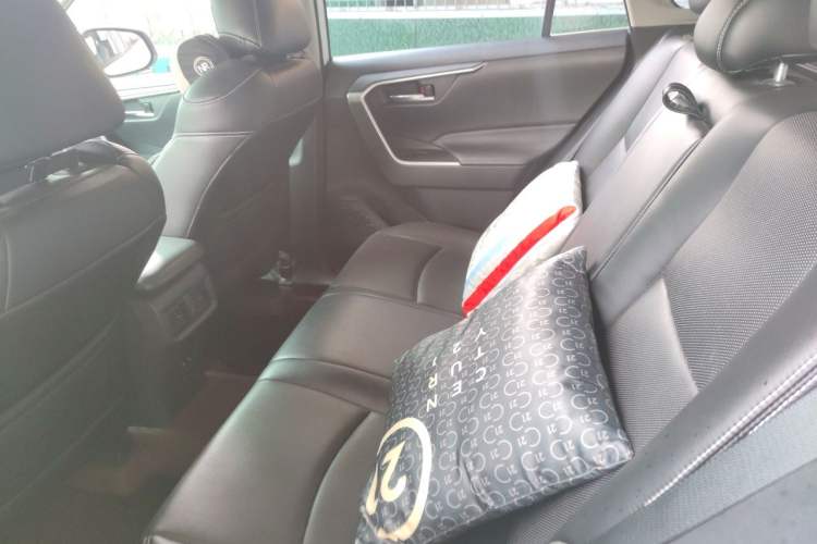 Used Toyota RAV4 2020 2.0L CVT Two-Wheel Drive Fashion Edition Left Rear Seat