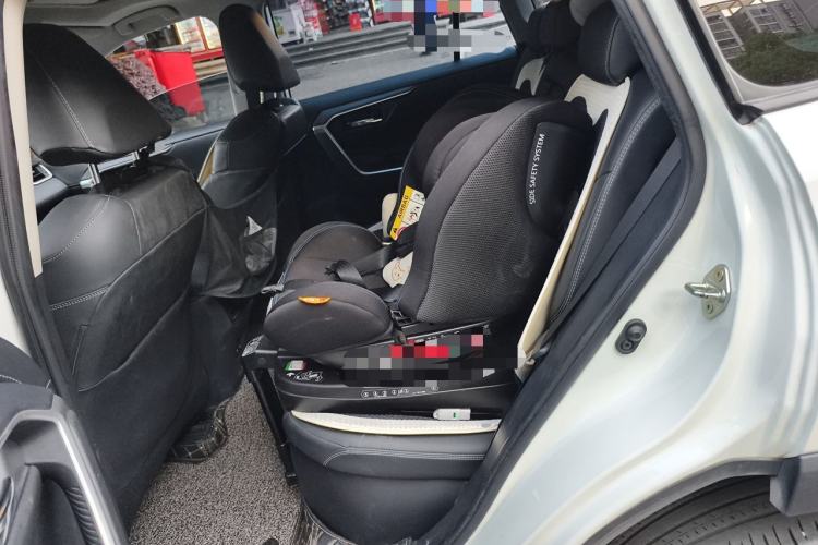 Used Toyota RAV4 2020 Dual-Engine 2.5L E-CVT 4x4 Elite PLUS Edition Left Rear Seat