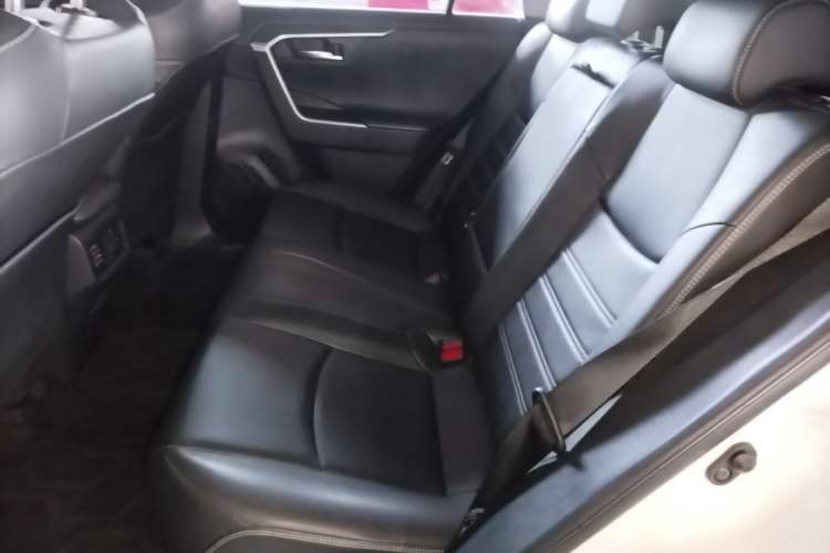 Used Toyota RAV4 2020 2.0L CVT Two-Wheel Drive Prestige Edition Left Rear Seat