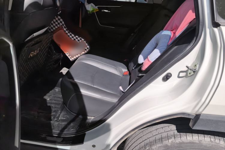 Used Toyota RAV4 2020 2.0L CVT Two-Wheel Drive Fashion PLUS Edition Left Rear Seat