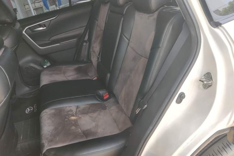 Used Toyota RAV4 2020 2.0L CVT Two-Wheel Drive Fashion Edition Left Rear Seat