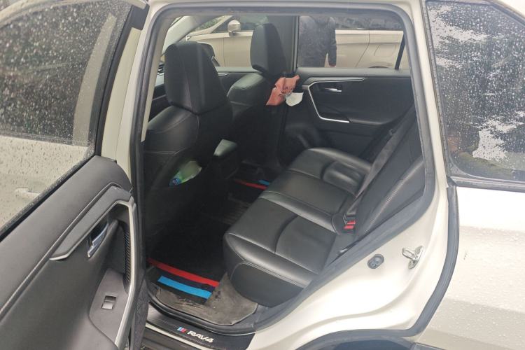 Used Toyota RAV4 2020 2.0L CVT Two-Wheel Drive Fashion PLUS Edition Left Rear Seat
