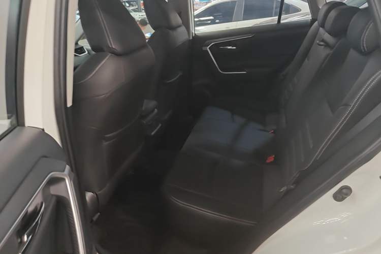Used Toyota RAV4 2020 2.0L CVT Two-Wheel Drive Fashion Edition Left Rear Seat