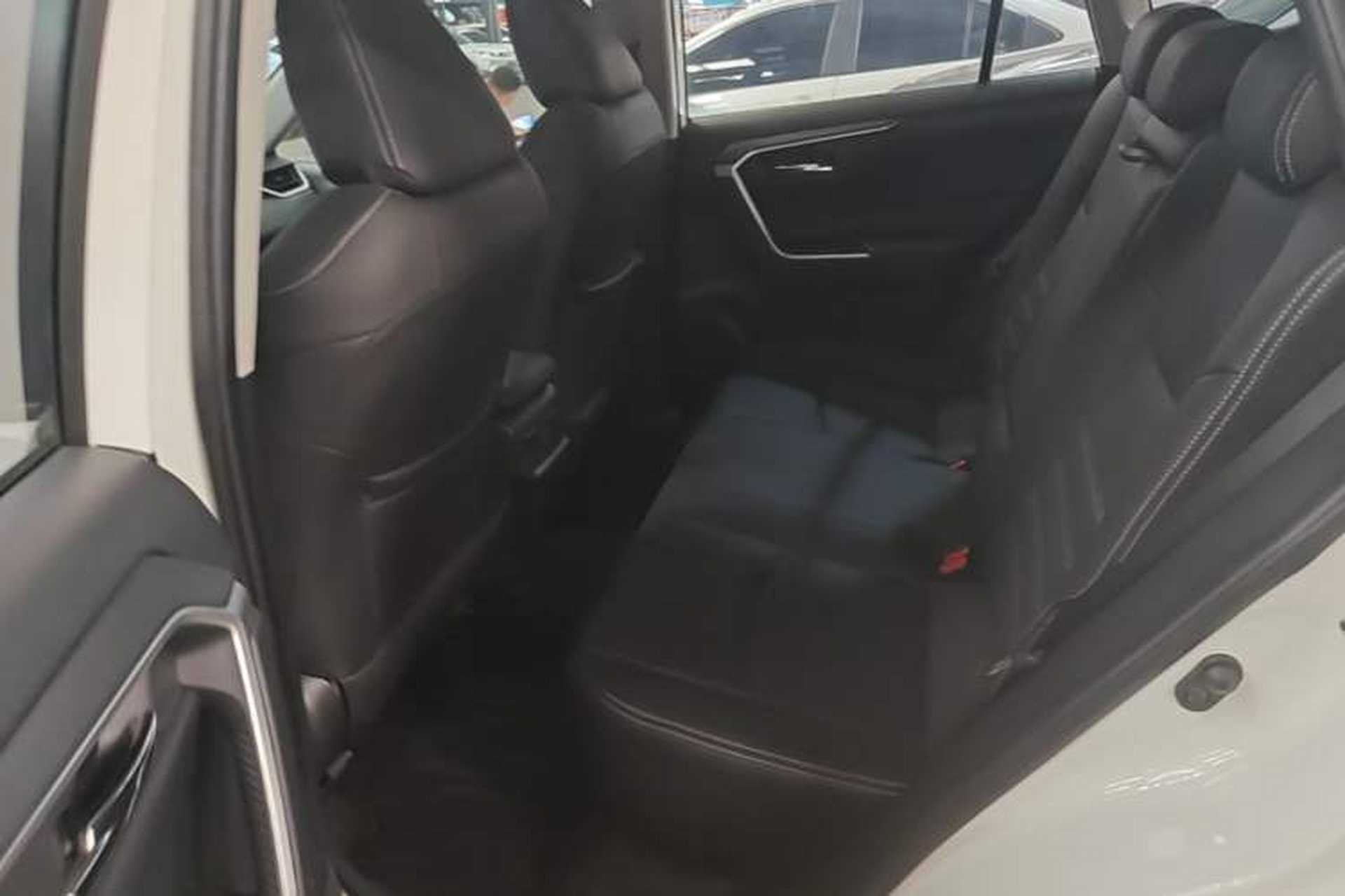 Used Toyota RAV4 2020 2.0L CVT Two-Wheel Drive Fashion Edition Left Rear Seat