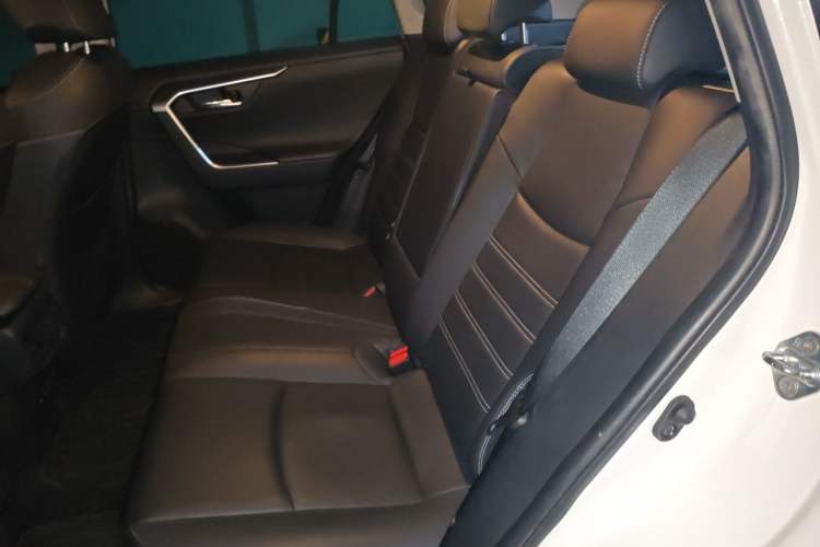 Used Toyota RAV4 2020 2.0L CVT Two-Wheel Drive Fashion PLUS Edition Left Rear Seat