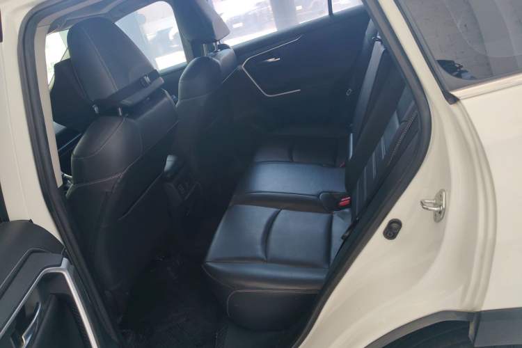 Used Toyota RAV4 2020 2.0L CVT Two-Wheel Drive Fashion PLUS Edition Left Rear Seat