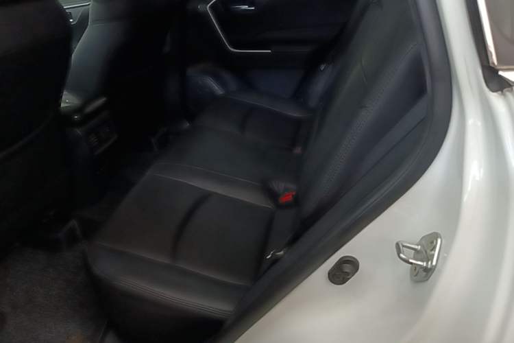 Used Toyota RAV4 2020 2.0L CVT Two-Wheel Drive Fashion Edition Left Rear Seat
