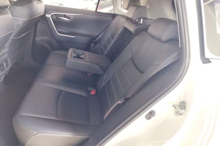 Used Toyota RAV4 2020 2.0L CVT Two-Wheel Drive Fashion PLUS Edition Left Rear Seat