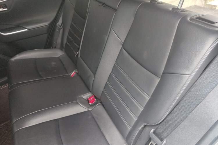 Used Toyota RAV4 2020 2.0L CVT Two-Wheel Drive Prestige Edition Left Rear Seat