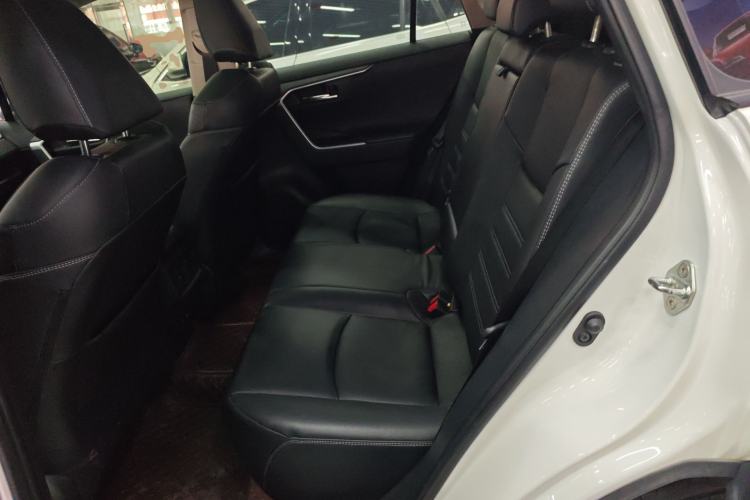 Used Toyota RAV4 2020 2.0L CVT Two-Wheel Drive Fashion PLUS Edition Left Rear Seat