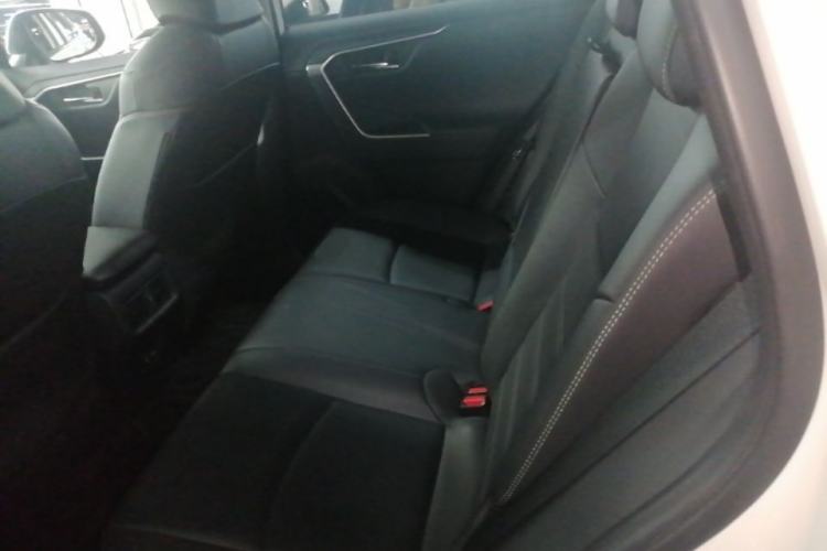 Used Toyota RAV4 2020 2.0L CVT Two-Wheel Drive Fashion PLUS Edition Left Rear Seat