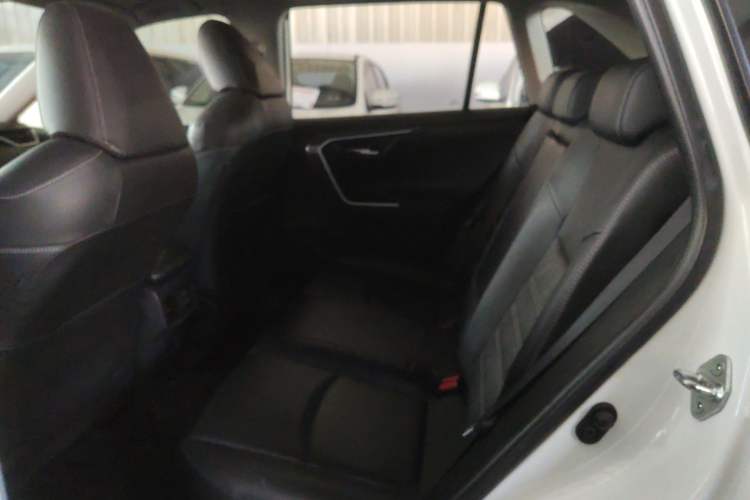 Used Toyota RAV4 2020 2.0L CVT Two-Wheel Drive Fashion PLUS Edition Left Rear Seat