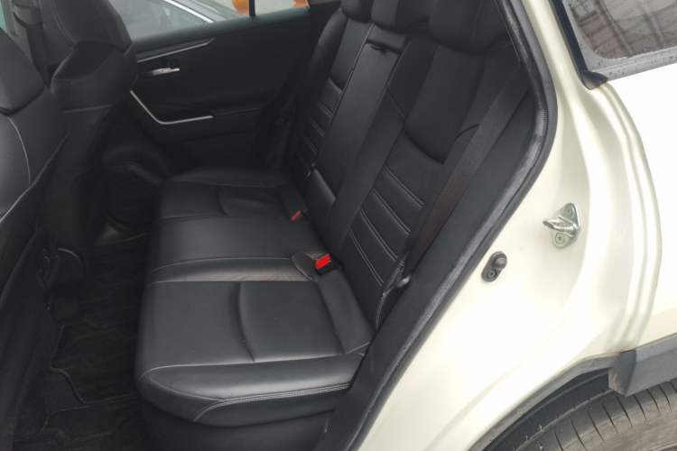 Used Toyota RAV4 2020 Dual-Engine 2.5L E-CVT 4x4 Elite PLUS Edition Left Rear Seat