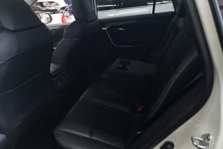 Used Toyota RAV4 2020 2.0L CVT Two-Wheel Drive Fashion PLUS Edition Left Rear Seat